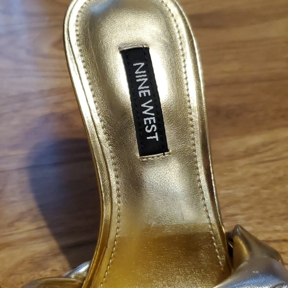 Nine West Yoyo 3 Heeled Dress Sandals Womens Size 6 Gold Silver Metallic